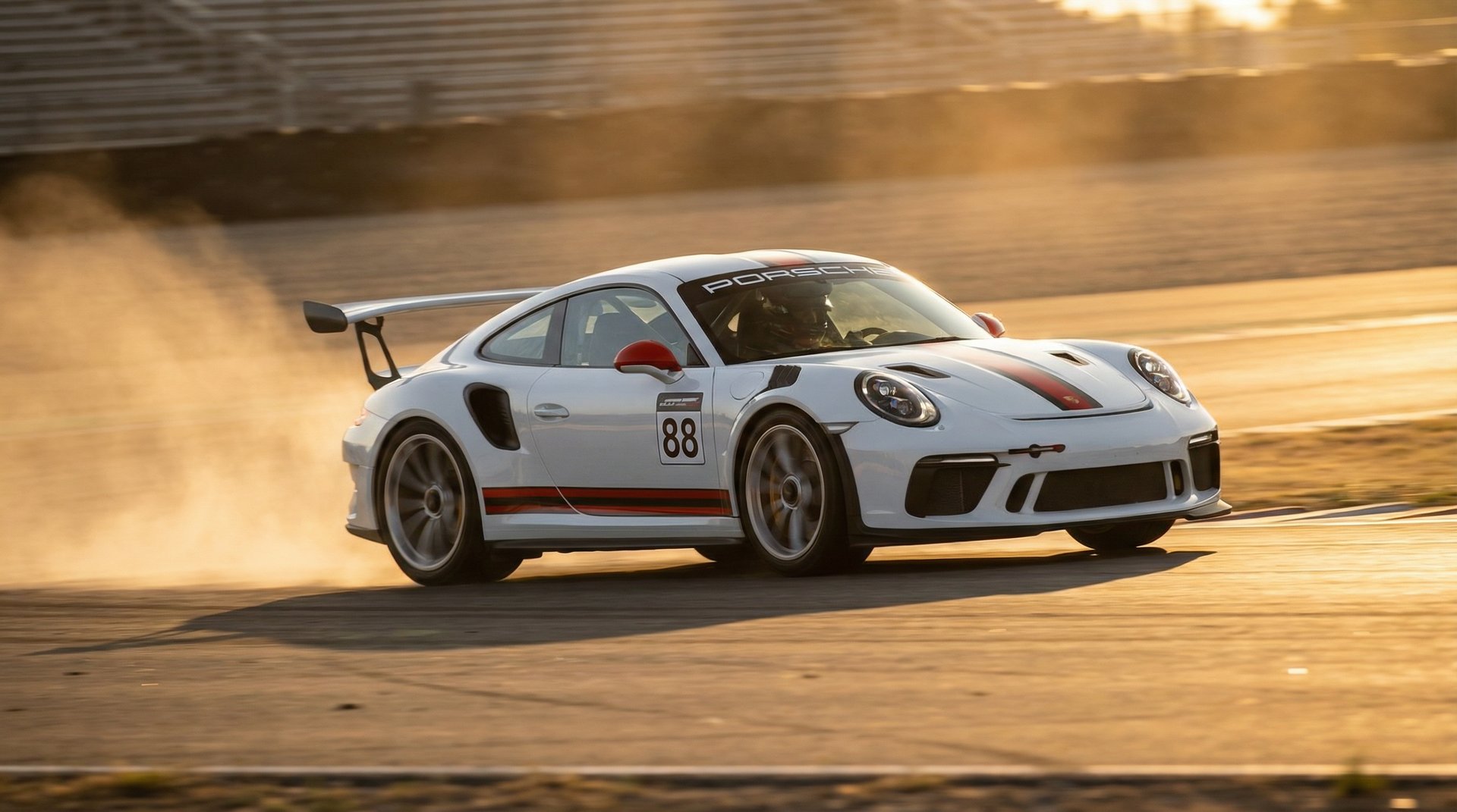 麻豆传媒跑车视频